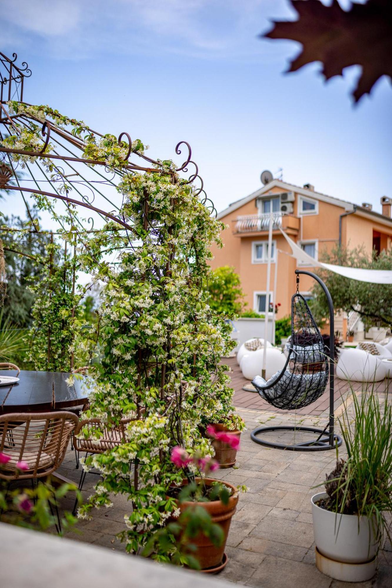 Villa Nada Lovran Exteriör bild