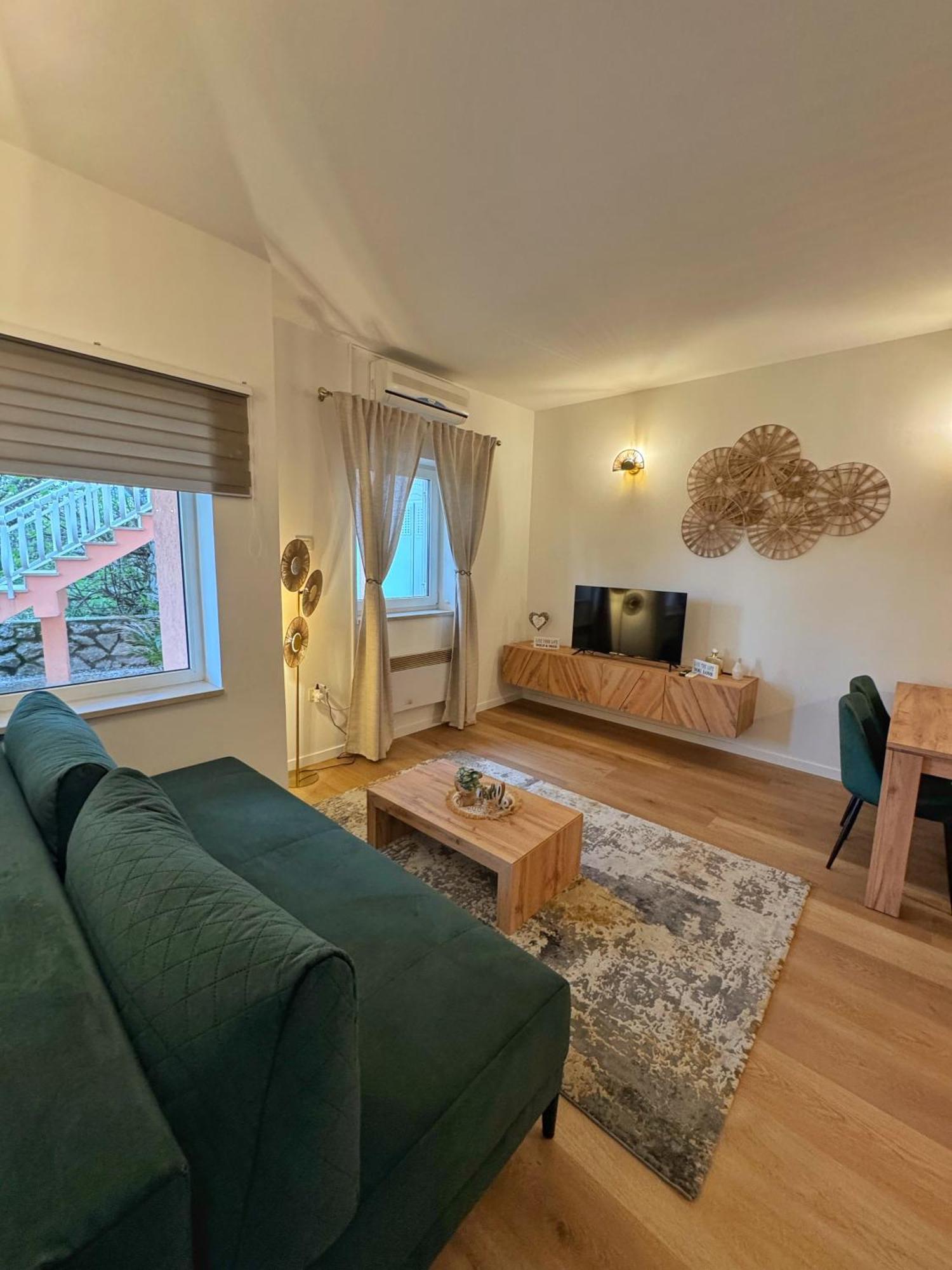 Villa Nada Lovran Exteriör bild