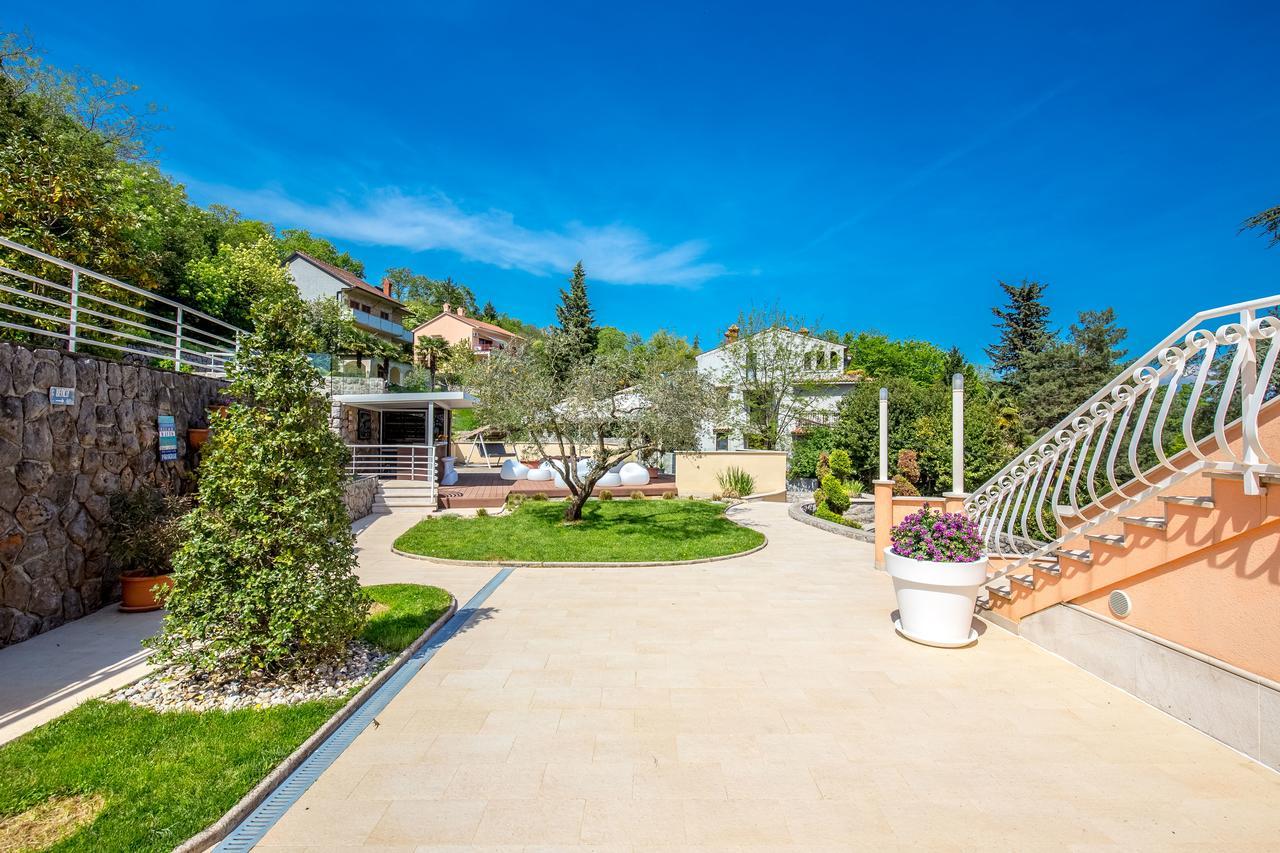 Villa Nada Lovran Exteriör bild